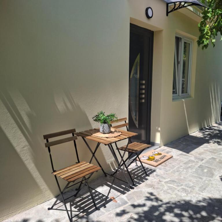 Wild Beauty Premium Apartment - Deluxe One-Bedroom Apartment with Garden View - 12