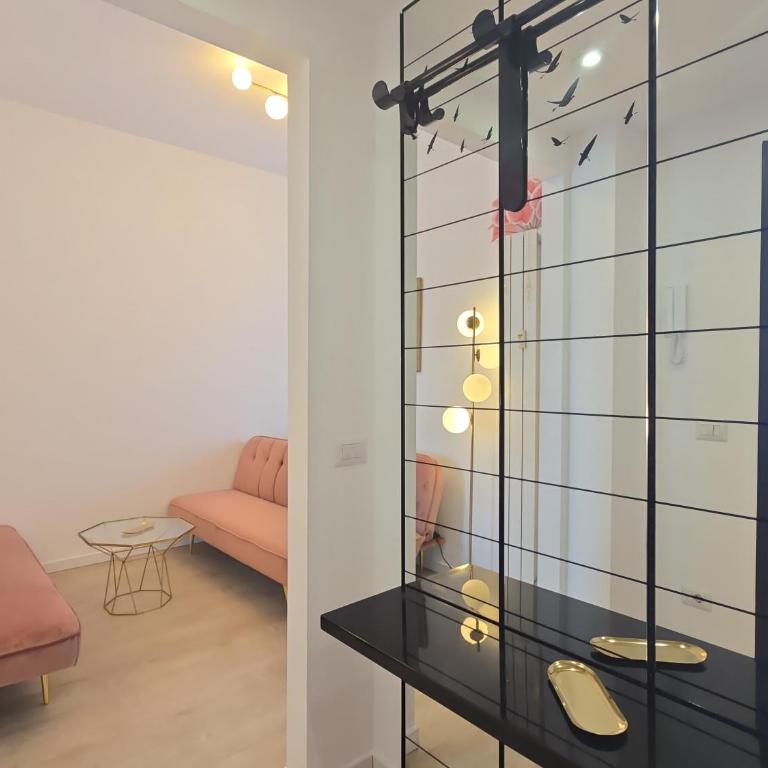 M4 Center - Design Washington - Self Check In - WiFi - Balcony - AC - MilanoFlats - Appartamento Superior con 1 Camera da Letto e Balcone - 2