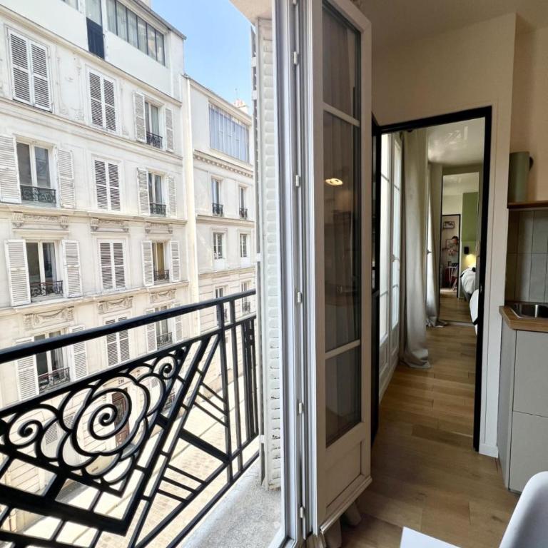 Montmartre Place du Tertre Calme & lumineux - Appartement - 14