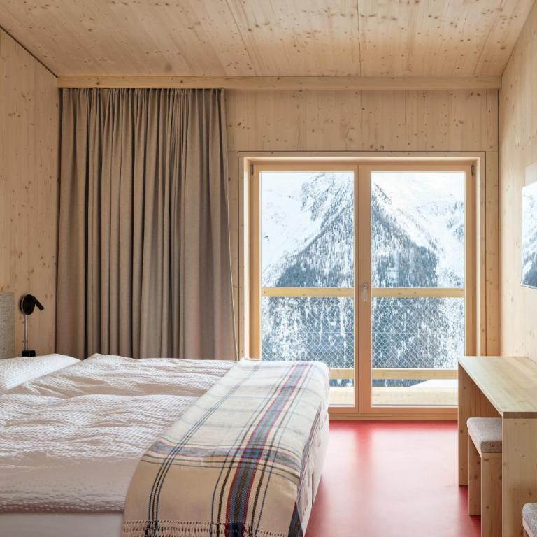 Momentum, die Lauchernalp Lodge - Doppel-/Zweibettzimmer mit Balkon - 1