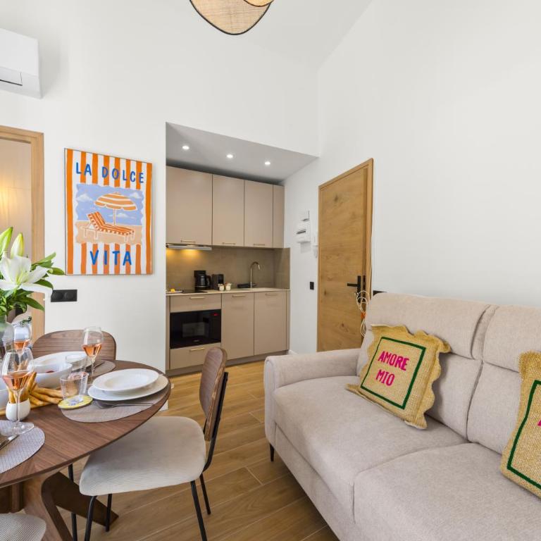 MARNE IV - Superbe deux pièces - Carré d'or Menton - Parking - Apartamento de 1 dormitorio - 10
