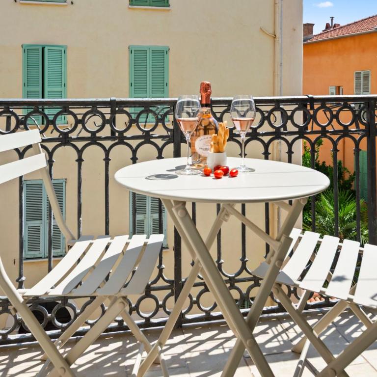 MARNE IV - Superbe deux pièces - Carré d'or Menton - Parking - Apartamento de 1 dormitorio - 14