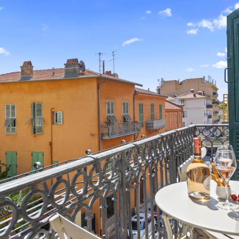MARNE IV - Superbe deux pièces - Carré d'or Menton - Parking - Apartamento de 1 dormitorio - 20