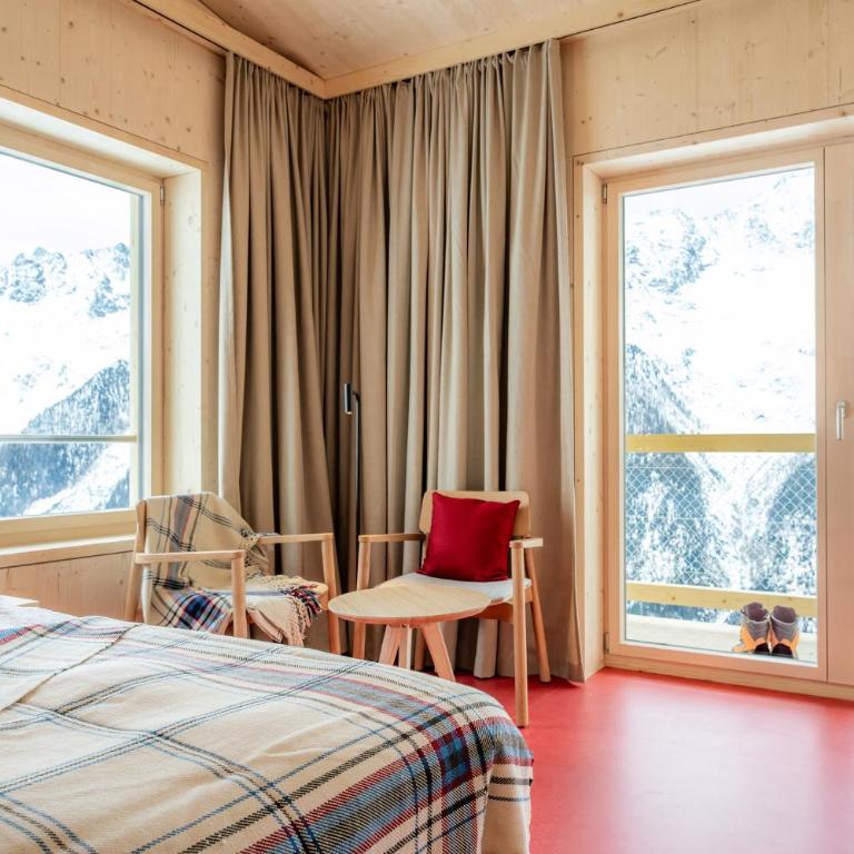 Momentum, die Lauchernalp Lodge - Doppel-/Zweibettzimmer mit Balkon - 3