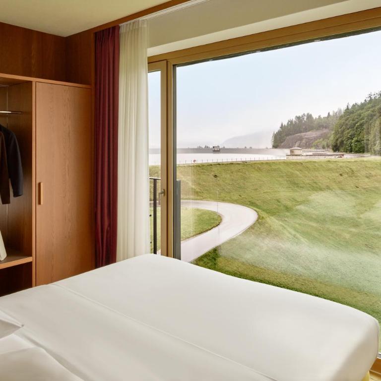Falkensteiner Family Hotel Montafon - The Leading Hotels of the World - Suite mit Panoramablick und Balkon - 8