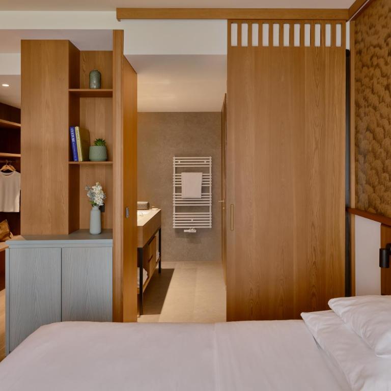 Falkensteiner Family Hotel Montafon - The Leading Hotels of the World - Bergsuite mit Balkon - 10