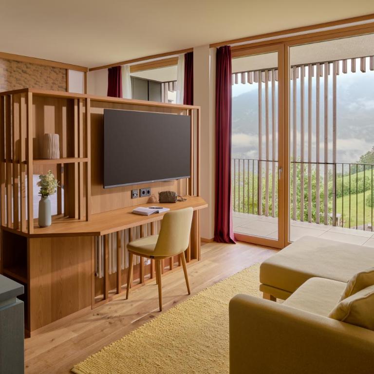 Falkensteiner Family Hotel Montafon - The Leading Hotels of the World - Bergsuite mit Balkon - 5