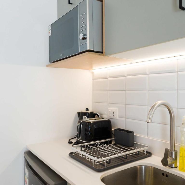 Bellavista Buzz Stylish 1BR Haven Just Steps from the Metro - Studio - 11