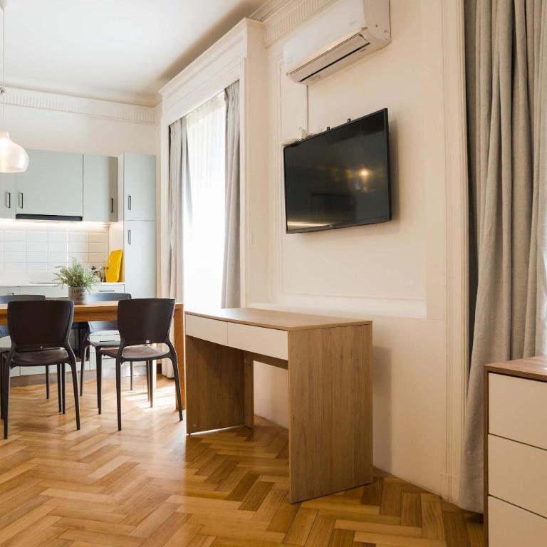 Bellavista Buzz Stylish 1BR Haven Just Steps from the Metro - Studio - 12