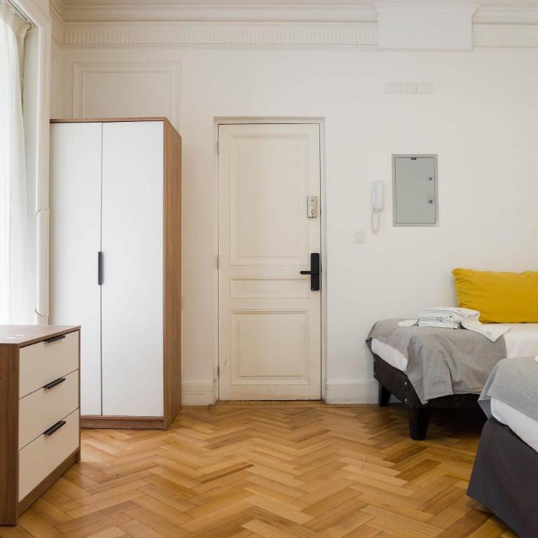 Bellavista Buzz Stylish 1BR Haven Just Steps from the Metro - Studio - 21
