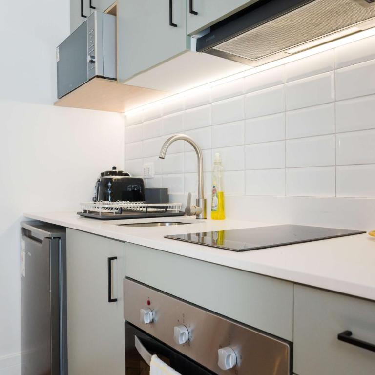 Bellavista Buzz Stylish 1BR Haven Just Steps from the Metro - Studio - 15
