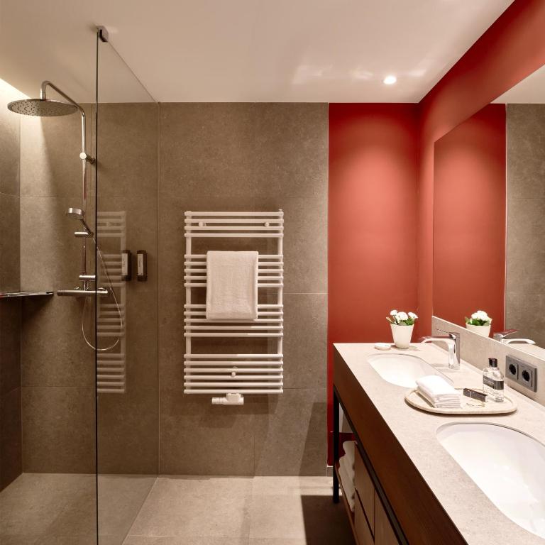 Falkensteiner Family Hotel Montafon - The Leading Hotels of the World - Deluxe Suite mit Balkon - 5
