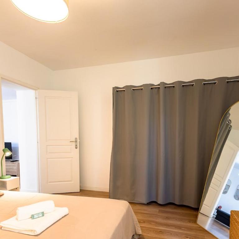 Colombine - Charme & Art de Vivre au Cœur de Pézenas, Balcon, WiFi Fibre - OFFRE SPECIALE - Appartement 2 Chambres Deluxe - 2