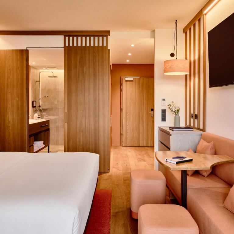 Falkensteiner Family Hotel Montafon - The Leading Hotels of the World - Familiensuite mit Balkon - 7