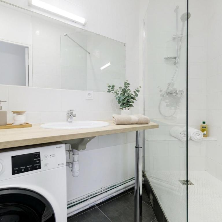 FurtiveStay - Sentier - Ponceau 2 - Two-Bedroom Deluxe Apartment - 19