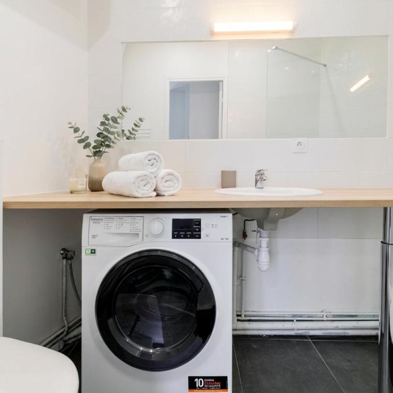 FurtiveStay - Sentier - Ponceau 2 - Two-Bedroom Deluxe Apartment - 20