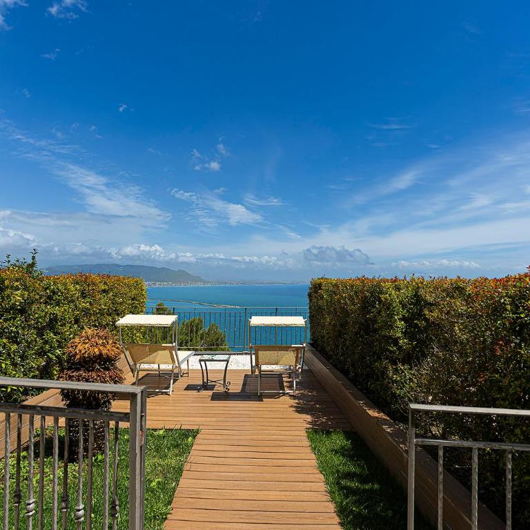 Hotel Raito - Camera Matrimoniale Deluxe con Vista Mare e Terrazza - 3