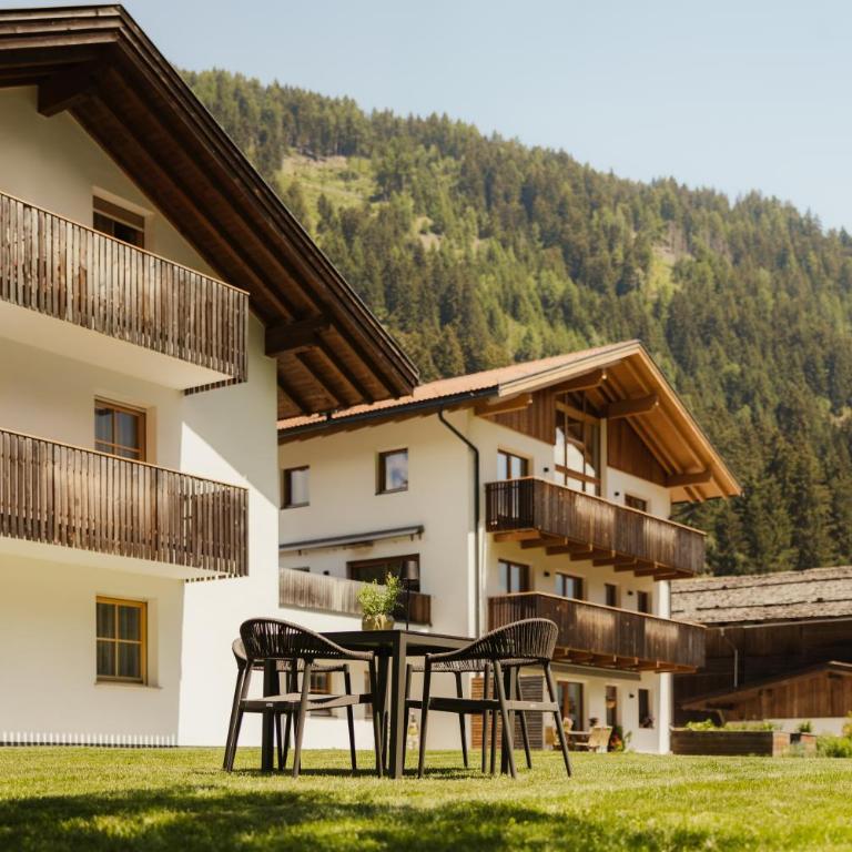 Untermairhof Appartment Residence - Two-Bedroom Apartment with Mountain View - 3