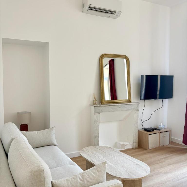 Appartement rénové avec balcon au cœur d Avignon - Apartment mit 1 Schlafzimmer - 2