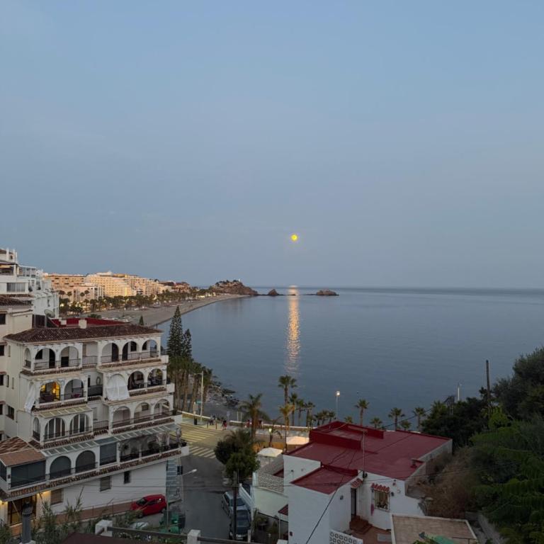 Luminoso apartamento con vistas al mar y piscina - Apartamento de 1 dormitorio - 2