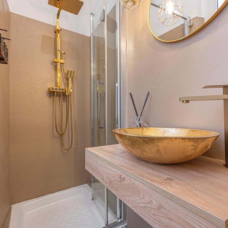 Minerva Pantheon Suites - One-Bedroom Apartment - 13