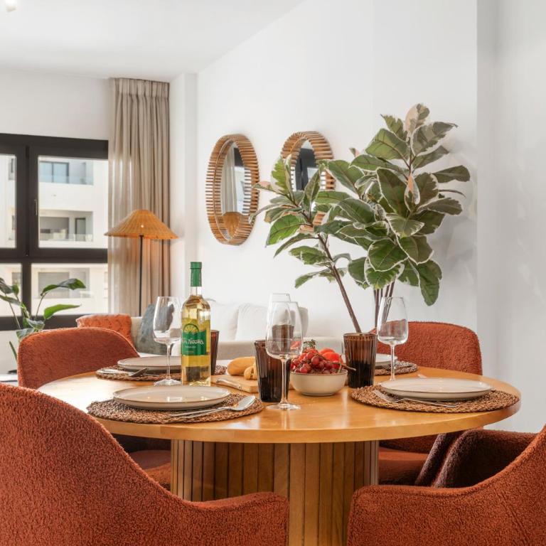 Estepona Garden Escape - Two-Bedroom Apartment with Balcony - 20