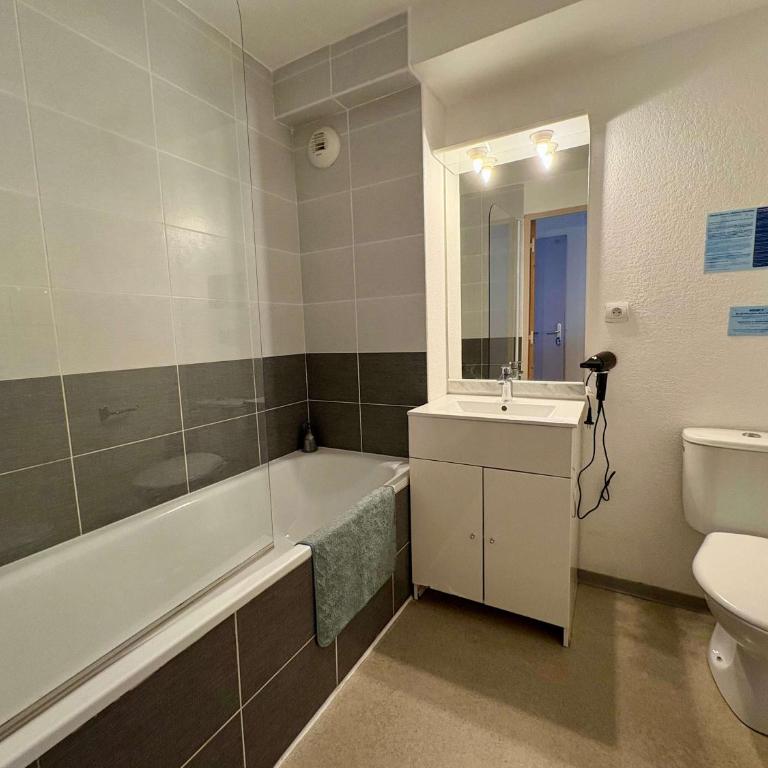Cozy Studio at Saint-Clair Residence Cap d'Agde - Apartment - 4