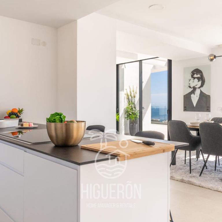 HigueronRentals Paradise Lift - Three-Bedroom Apartment - 17