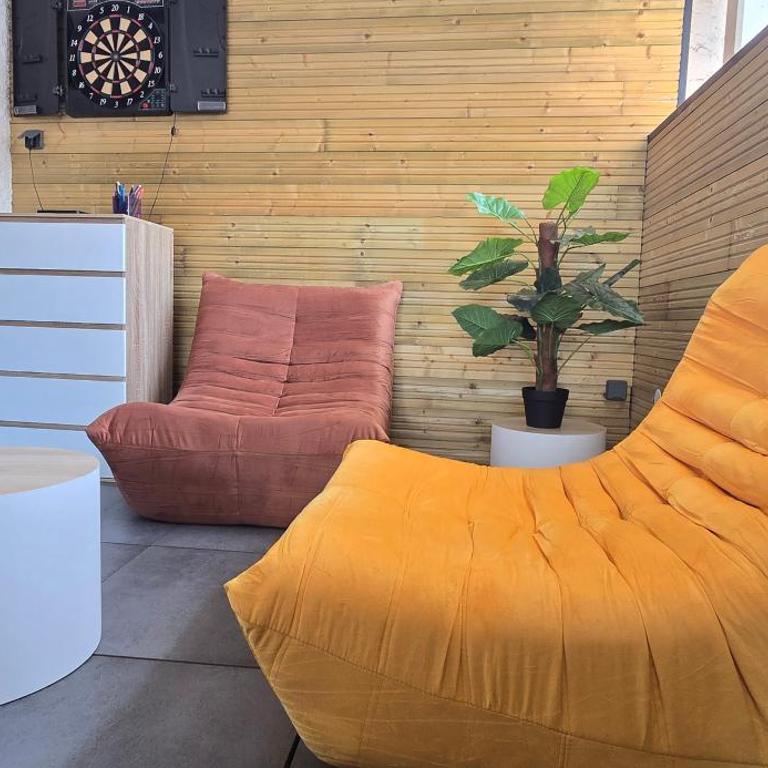 TheSecret 8 couchages, Sanctuaires et gare 5mn Climatisé , salle de sport terasse - Appartement 2 Chambres - 42