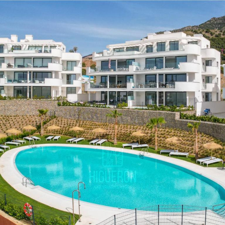 HigueronRentals Paradise Lift - Three-Bedroom Apartment - 30