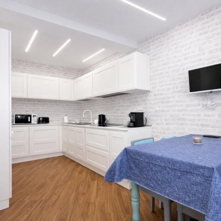 Bilocale al Mare , Ascensore & WiFi , Stazione - Appartamento con 1 Camera da Letto - 13