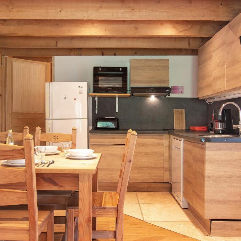 Gite l'Esquirol - Appartement 3 Chambres avec Vue sur la Montagne - 8
