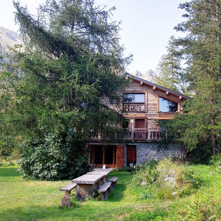 Gite l'Esquirol - Appartement 3 Chambres avec Vue sur la Montagne - 35