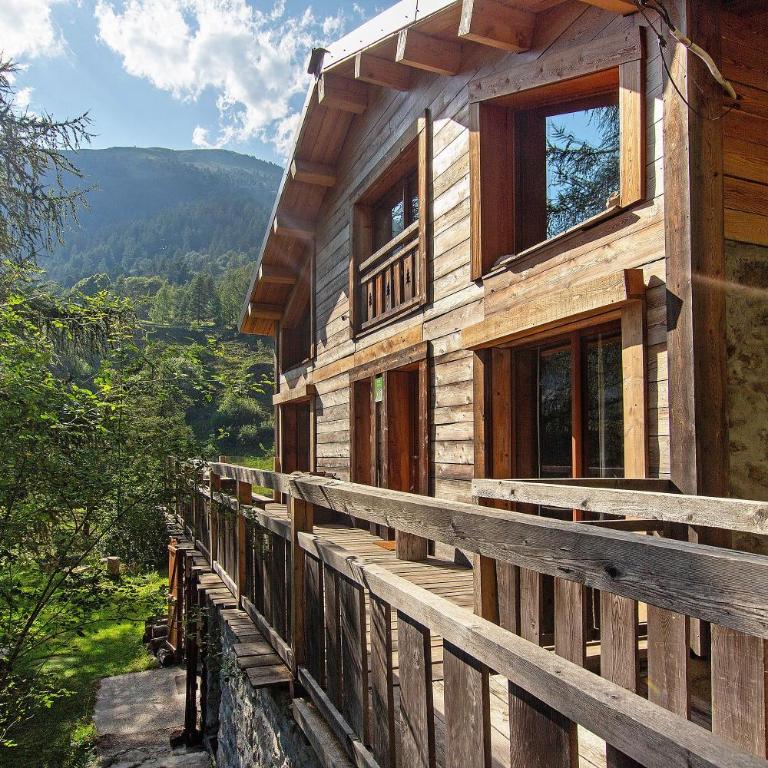 Gite l'Esquirol - Appartement 3 Chambres avec Vue sur la Montagne - 33