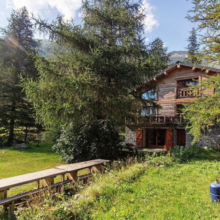 Gite l'Esquirol - Appartement 3 Chambres avec Vue sur la Montagne - 31