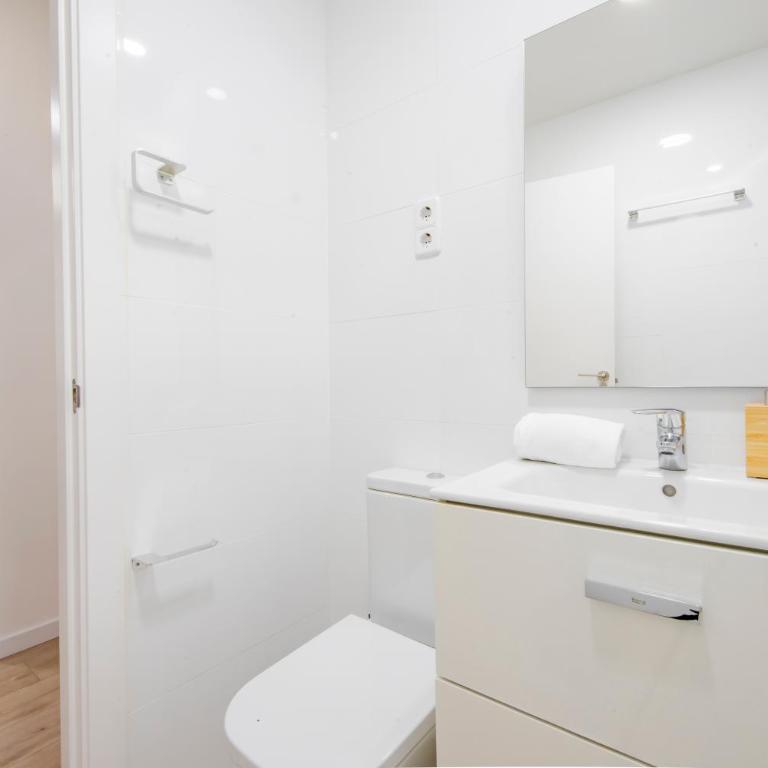 Comodidad con parking para 4, vive La Latina - Apartamento de 1 dormitorio - 11