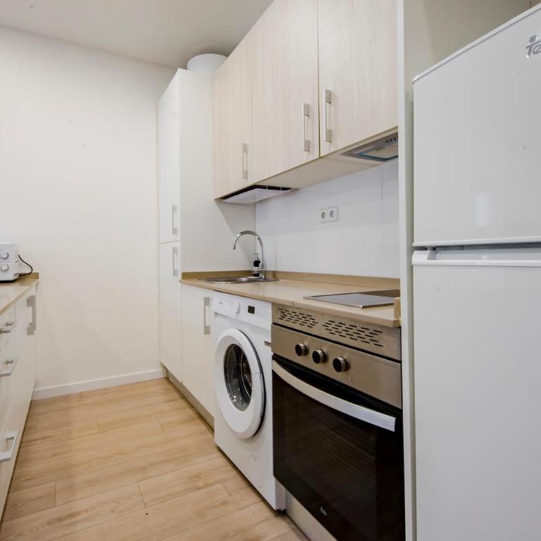 Comodidad con parking para 4, vive La Latina - Apartamento de 1 dormitorio - 3