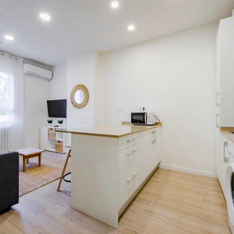 Comodidad con parking para 4, vive La Latina - Apartamento de 1 dormitorio - 13