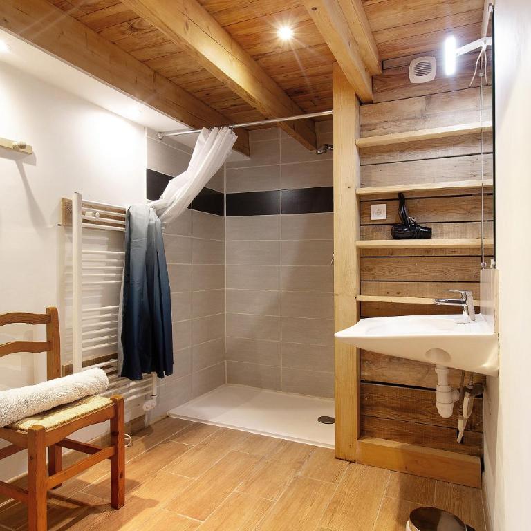 Gite l'Esquirol - Appartement 3 Chambres avec Vue sur la Montagne - 20