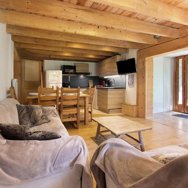 Gite l'Esquirol - Appartement 3 Chambres avec Vue sur la Montagne - 4