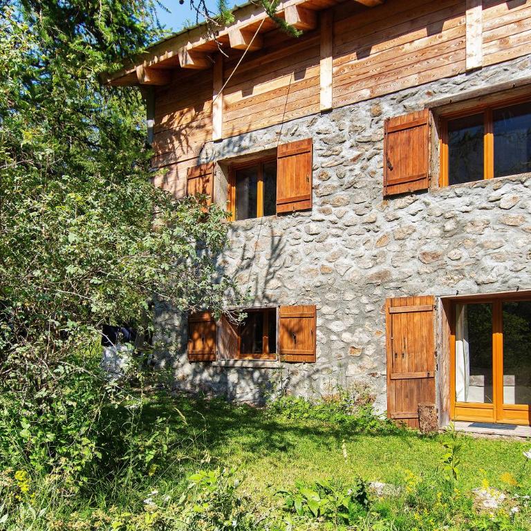 Gite l'Esquirol - Appartement 3 Chambres avec Vue sur la Montagne - 34