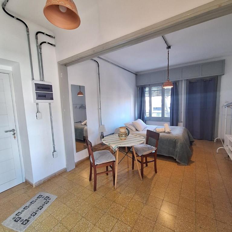 Iluminado monoambiente en el centro de Colonia - Apartamento de 1 dormitorio - 10