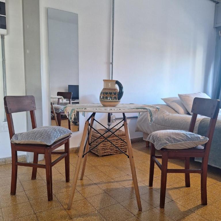 Iluminado monoambiente en el centro de Colonia - Apartamento de 1 dormitorio - 13