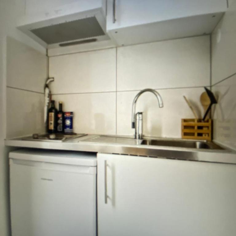 charming and bright one room apartment -saint honore errtet - Appartement 1 Chambre - 14