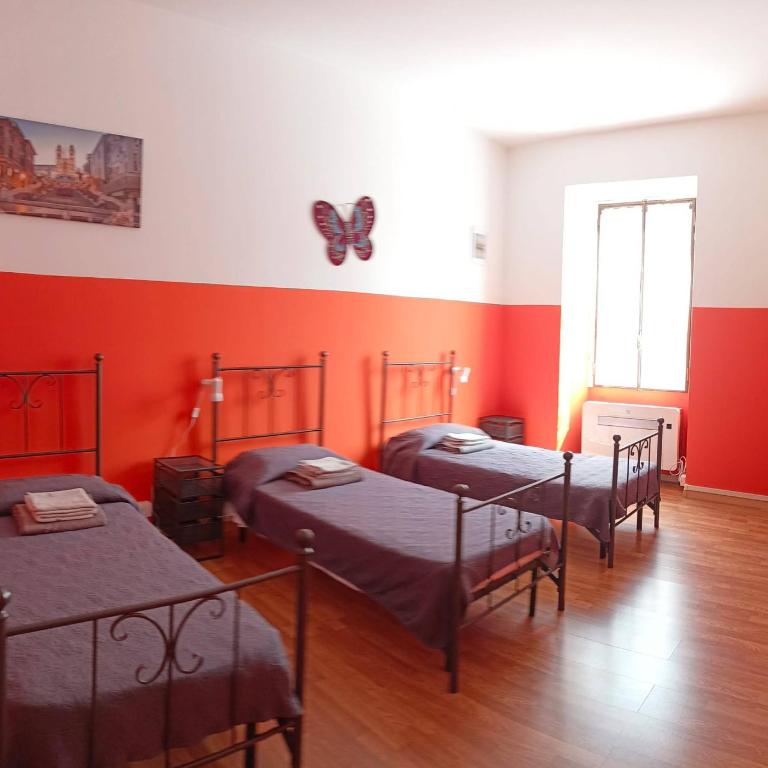 Rome Near Colosseum - Three-Bedroom Apartment - 11