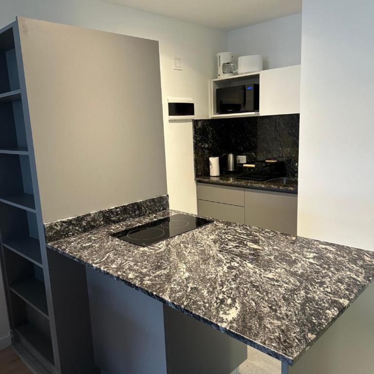 Monoambiente amplio para 2 personas Zona Hospital Italiano R302 - Apartamento Estudio con cama grande - 12