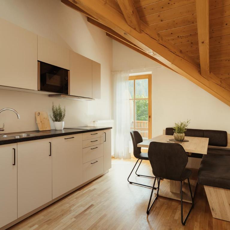 Untermairhof Appartment Residence - Two-Bedroom Apartment with Mountain View - 7