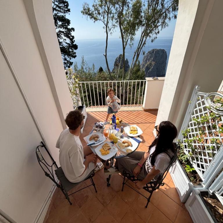 Villacore Capri - Deluxe Doppelzimmer mit Balkon und Meerblick - 1