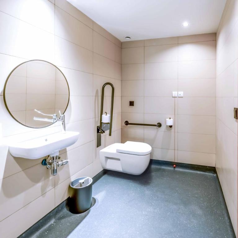easyHotel Alicante Centro - Doppelzimmer - barrierefrei - 3