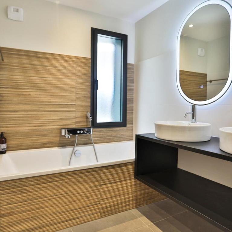 Villa les Capucines - Climatisée avec piscine - Maison de Vacances - 17